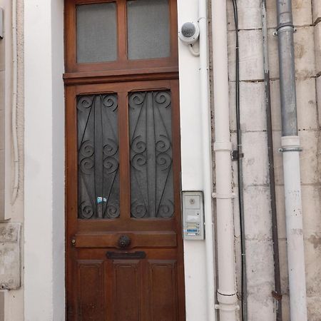 Le Nid D'Hirondelles - Appartement De Caractere Hypercentre Au Calme Bourges Eksteriør bilde